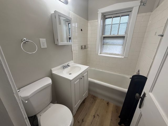 106 Lincoln Avenue 2W, Riverside, IL 60546