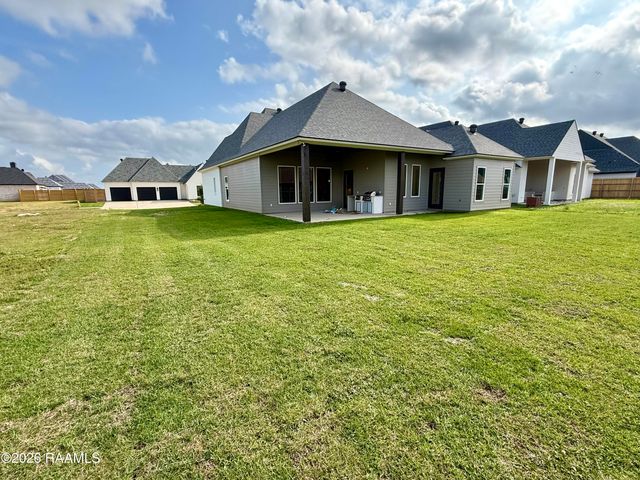 104 Sabal Grove Lane, Youngsville, LA 70592