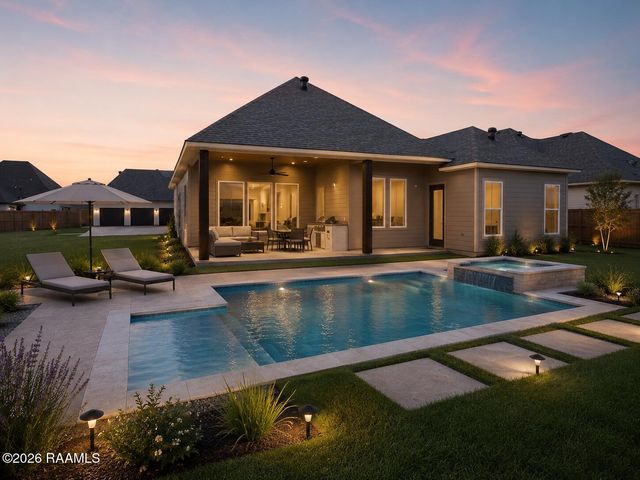 104 Sabal Grove Lane, Youngsville, LA 70592