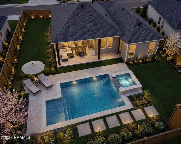 104 Sabal Grove Lane, Youngsville, LA 70592