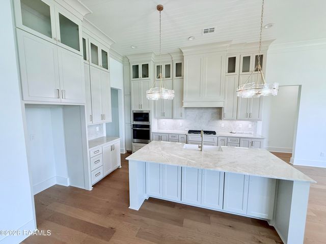 104 Sabal Grove Lane, Youngsville, LA 70592