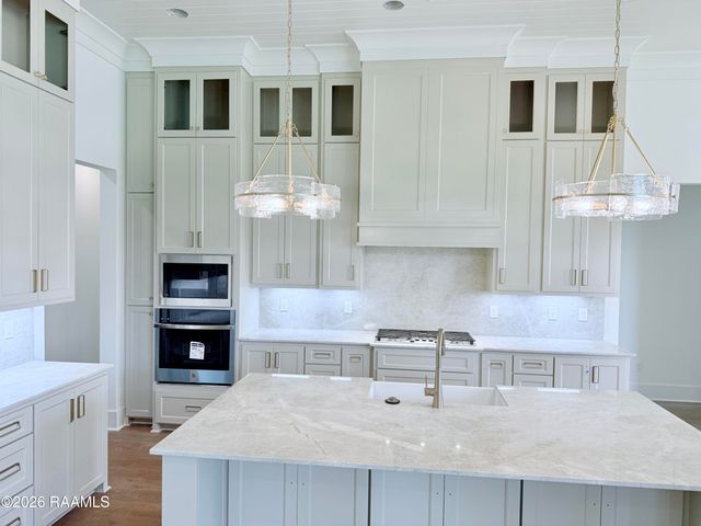 104 Sabal Grove Lane, Youngsville, LA 70592