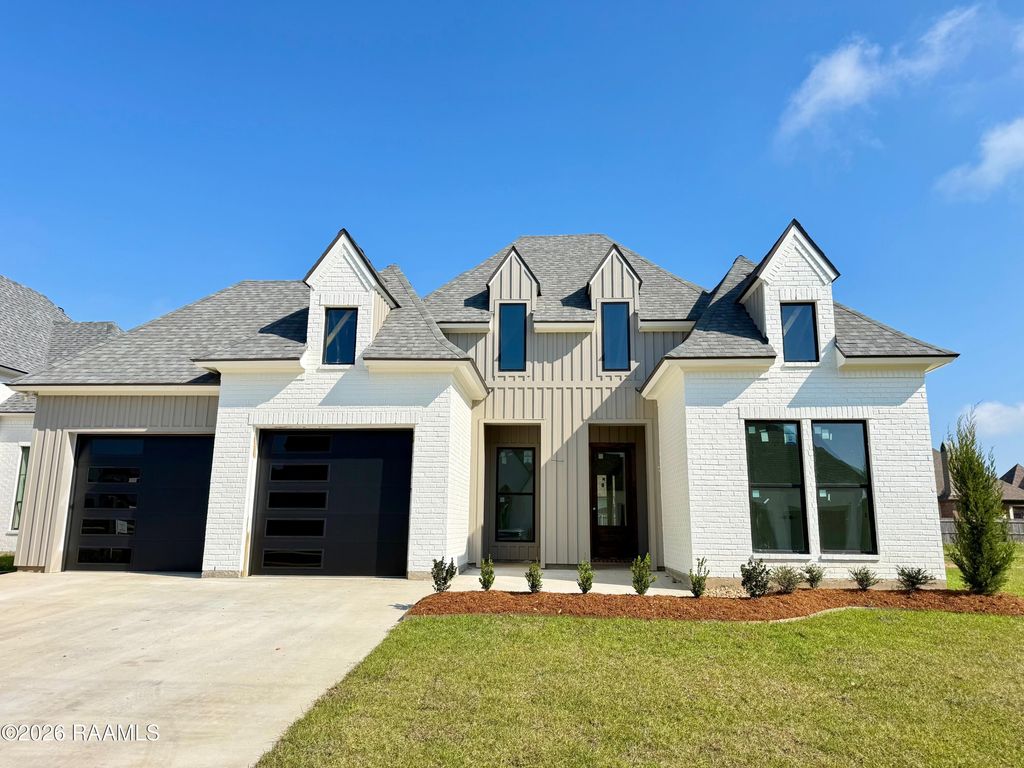 104 Sabal Grove Lane, Youngsville, LA 70592