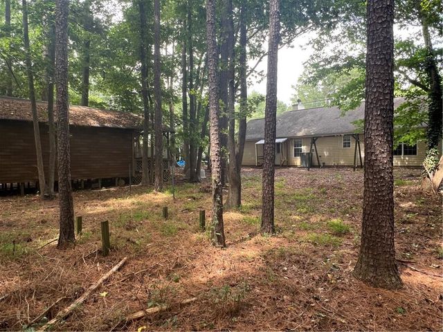 166 Barnetts Bridge Road, Jackson, GA 30233