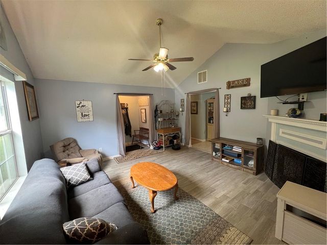 166 Barnetts Bridge Road, Jackson, GA 30233