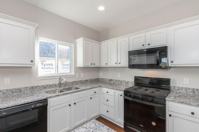 12218 N Rhode Court, Kansas City, MO 64163