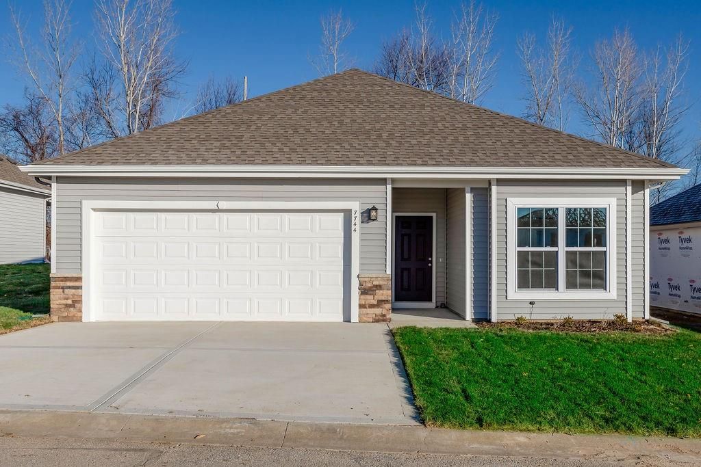 12218 N Rhode Court, Kansas City, MO 64163