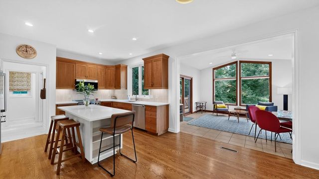 3010 Fox Valley Drive SW, Rochester, MN 55902