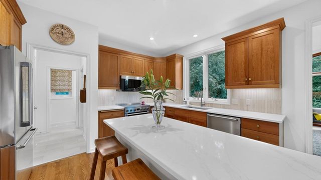 3010 Fox Valley Drive SW, Rochester, MN 55902