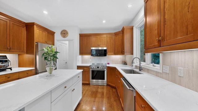 3010 Fox Valley Drive SW, Rochester, MN 55902
