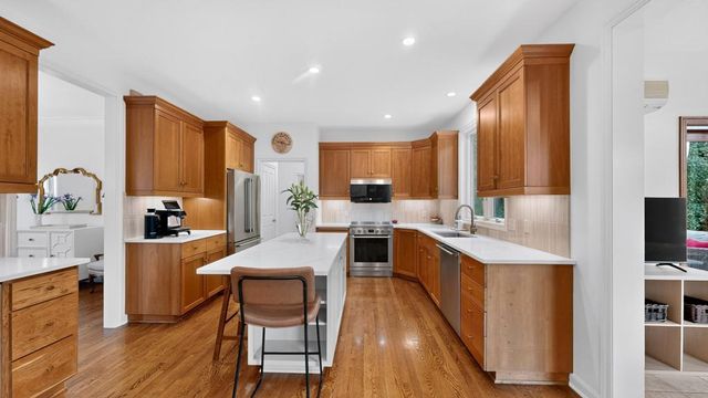 3010 Fox Valley Drive SW, Rochester, MN 55902