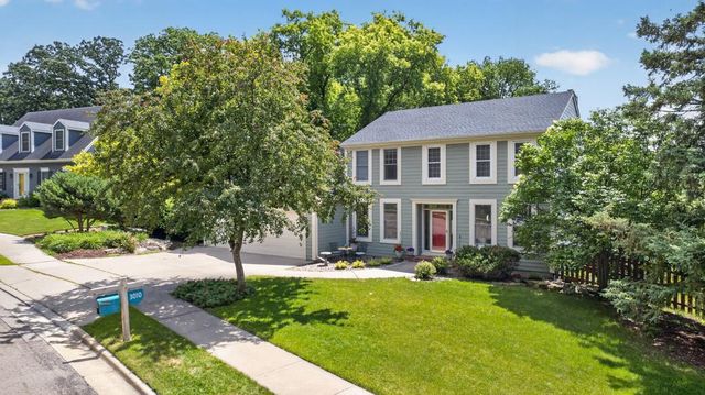 3010 Fox Valley Drive SW, Rochester, MN 55902