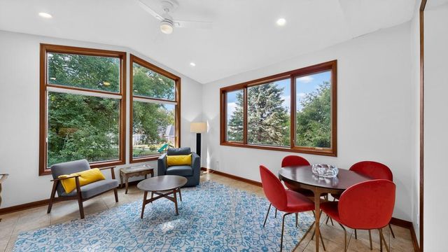3010 Fox Valley Drive SW, Rochester, MN 55902
