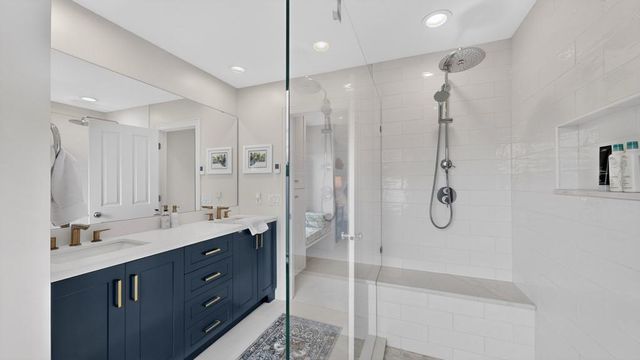 3010 Fox Valley Drive SW, Rochester, MN 55902