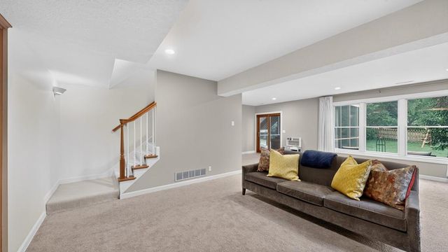 3010 Fox Valley Drive SW, Rochester, MN 55902