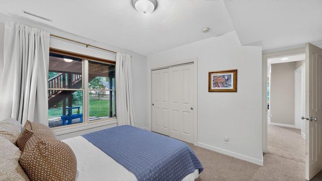 3010 Fox Valley Drive SW, Rochester, MN 55902