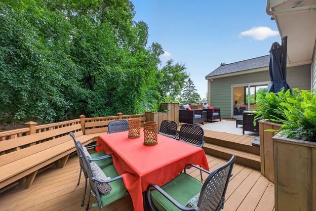 3010 Fox Valley Drive SW, Rochester, MN 55902
