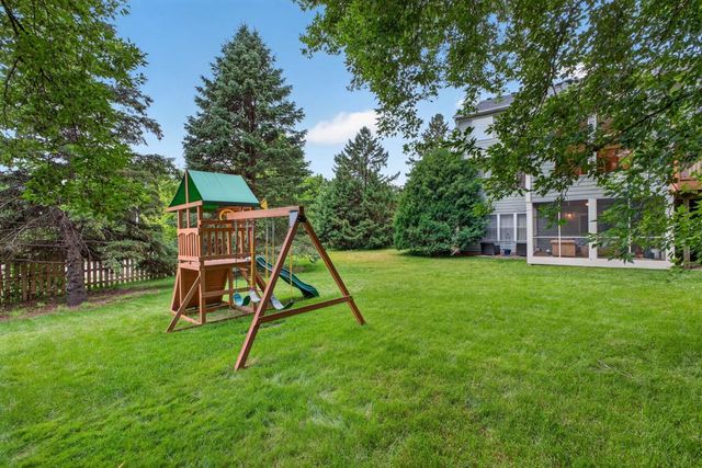 3010 Fox Valley Drive SW, Rochester, MN 55902