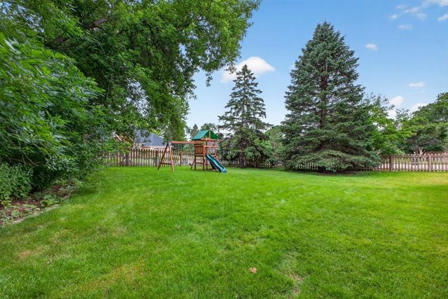 3010 Fox Valley Drive SW, Rochester, MN 55902