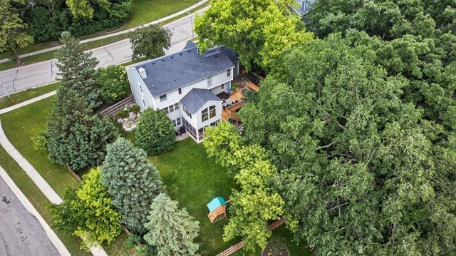 3010 Fox Valley Drive SW, Rochester, MN 55902