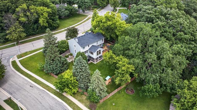 3010 Fox Valley Drive SW, Rochester, MN 55902