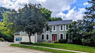 3010 Fox Valley Drive SW, Rochester, MN 55902
