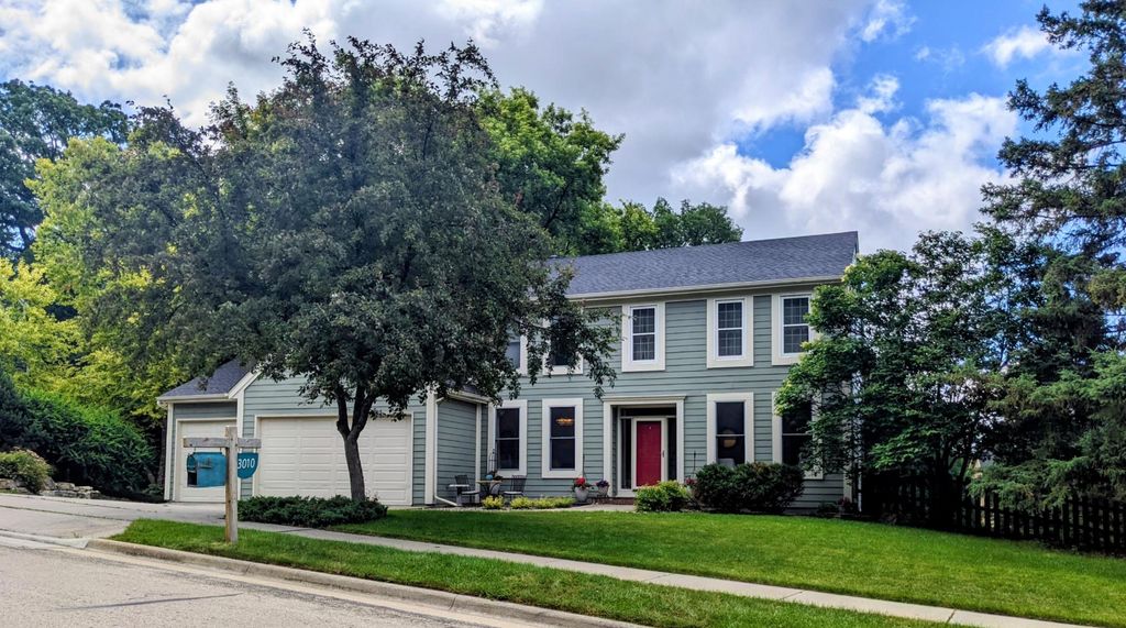 3010 Fox Valley Drive SW, Rochester, MN 55902