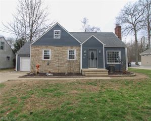 3628 Hopkins Road, Youngstown, OH 44511