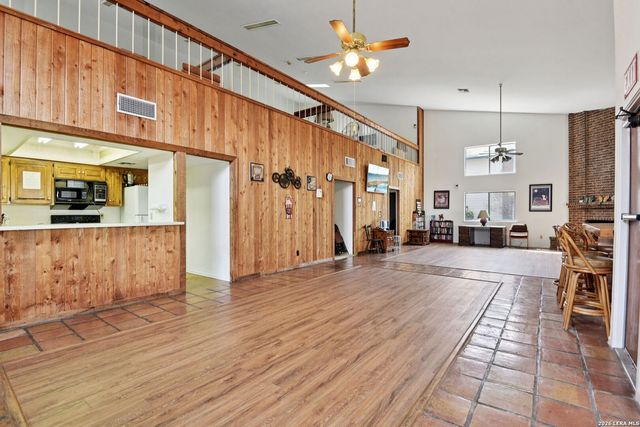 349 Harmony Ct Unit 349, San Antonio, TX 78217