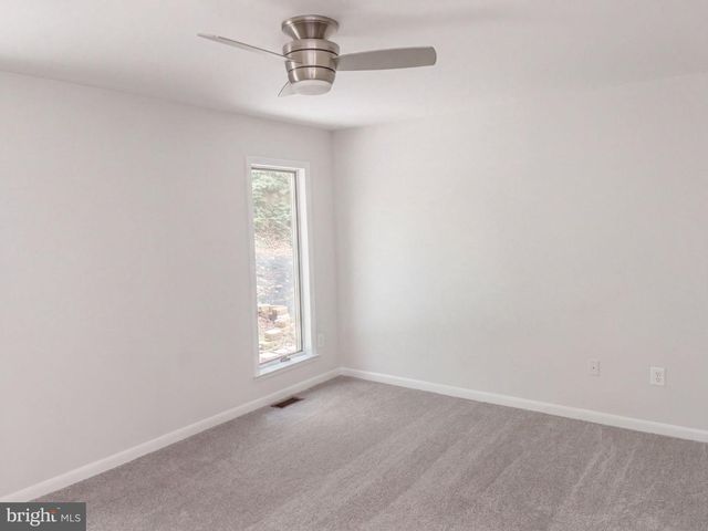 542 JONATHAN RD, Linden, VA 22642