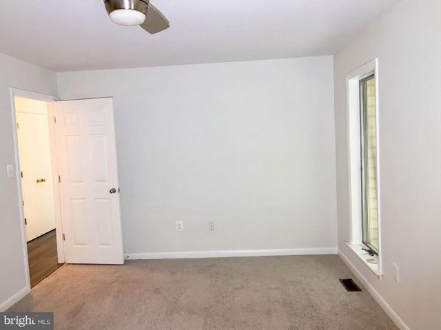 542 JONATHAN RD, Linden, VA 22642