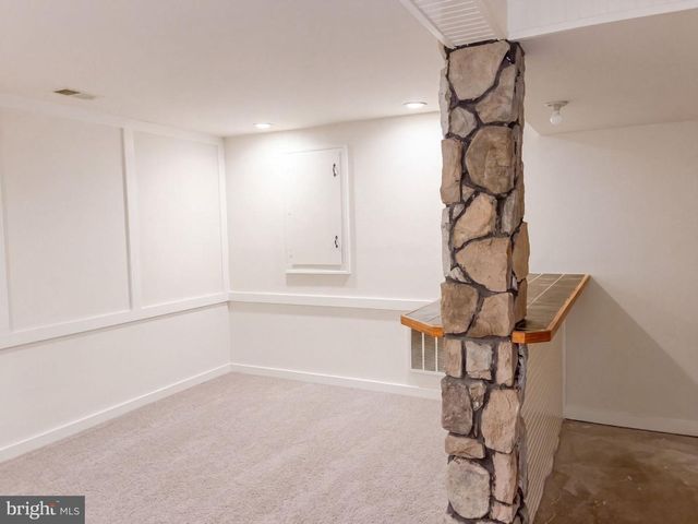 542 JONATHAN RD, Linden, VA 22642
