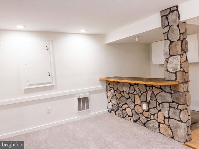 542 JONATHAN RD, Linden, VA 22642
