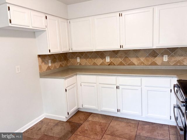 542 JONATHAN RD, Linden, VA 22642