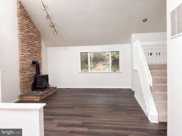 542 JONATHAN RD, Linden, VA 22642