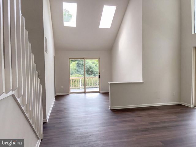542 JONATHAN RD, Linden, VA 22642