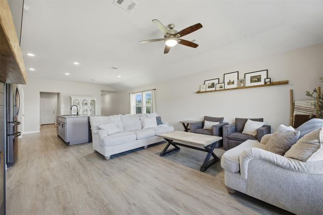 38372 Park View Drive, Hempstead, TX 77445