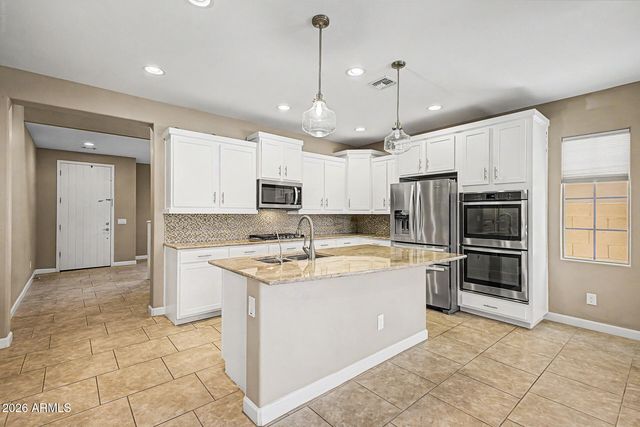 4128 S GREYTHORNE Way, Chandler, AZ 85248