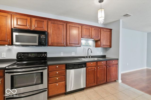 4933 Opal Ridge Lane 102, Indianapolis, IN 46237