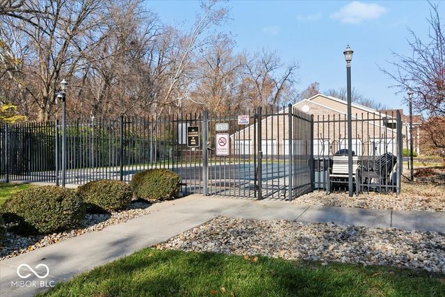 4933 Opal Ridge Lane 102, Indianapolis, IN 46237