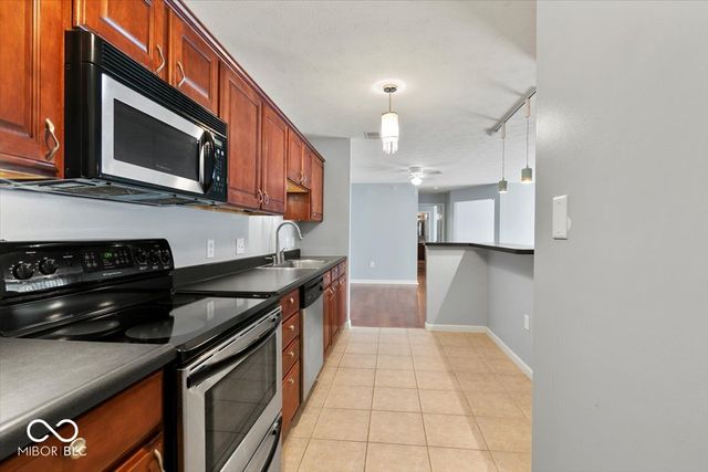 4933 Opal Ridge Lane 102, Indianapolis, IN 46237