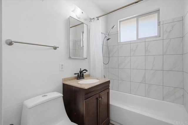2241 Edgewood Place, Oceanside, CA 92054