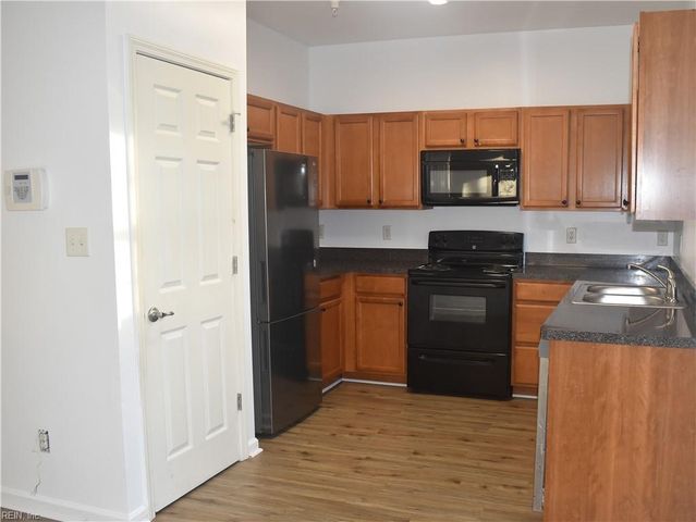 109 Chambers RD, Newport News, VA 23602