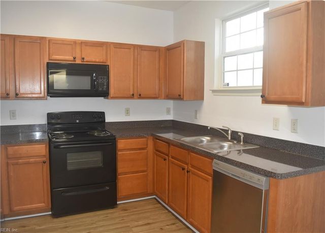 109 Chambers RD, Newport News, VA 23602