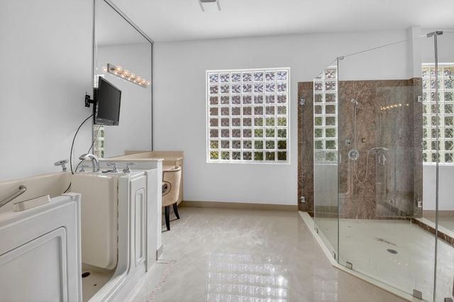 6940 Balboa Island Court, Delray Beach, FL 33446