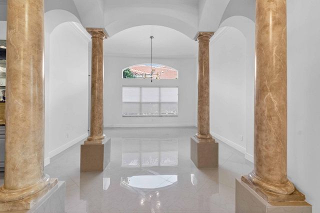 6940 Balboa Island Court, Delray Beach, FL 33446