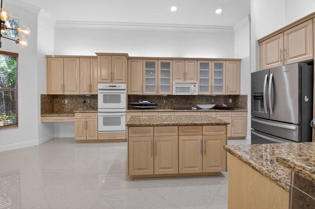 6940 Balboa Island Court, Delray Beach, FL 33446