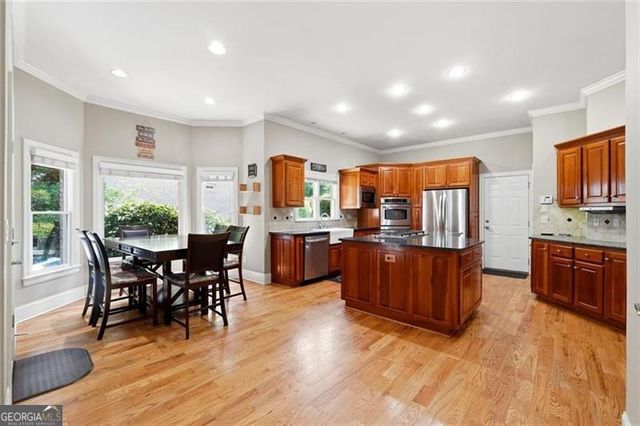 932 Grassmeade Way, Snellville, GA 30078