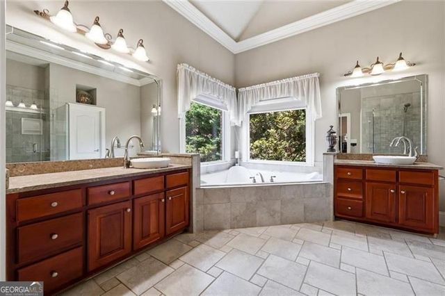 932 Grassmeade Way, Snellville, GA 30078