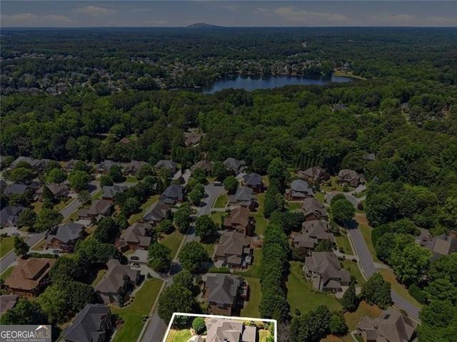 932 Grassmeade Way, Snellville, GA 30078